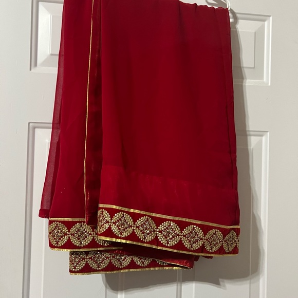 Red and gold Saree - Picture 3 of 3
